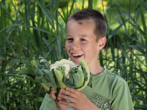 Jongen met bloemkool